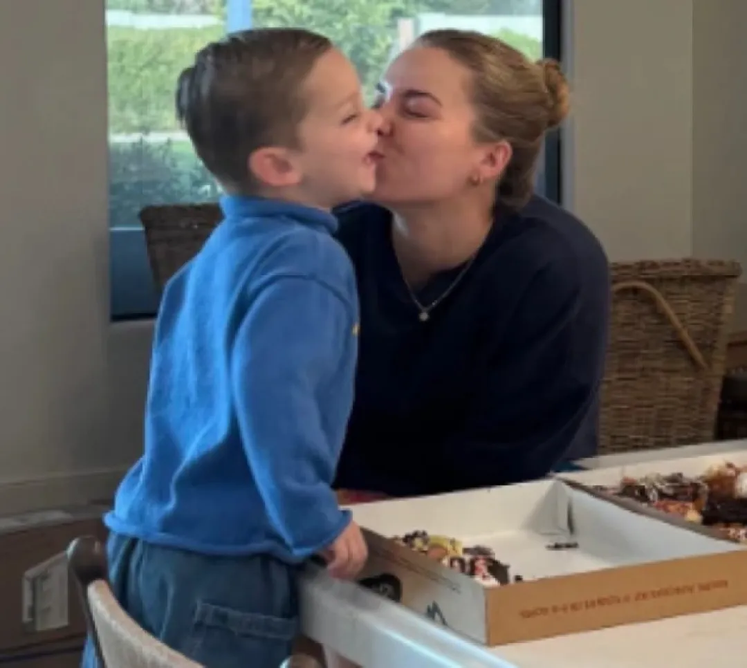 Influencer Emilie Kiser pierde a su hijo de tres años