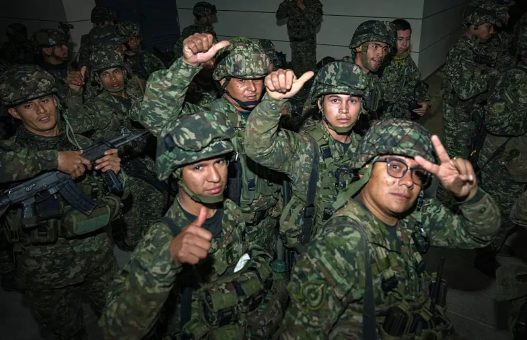 Colombia: liberan a 57 militares retenidos en zona de guerrilla