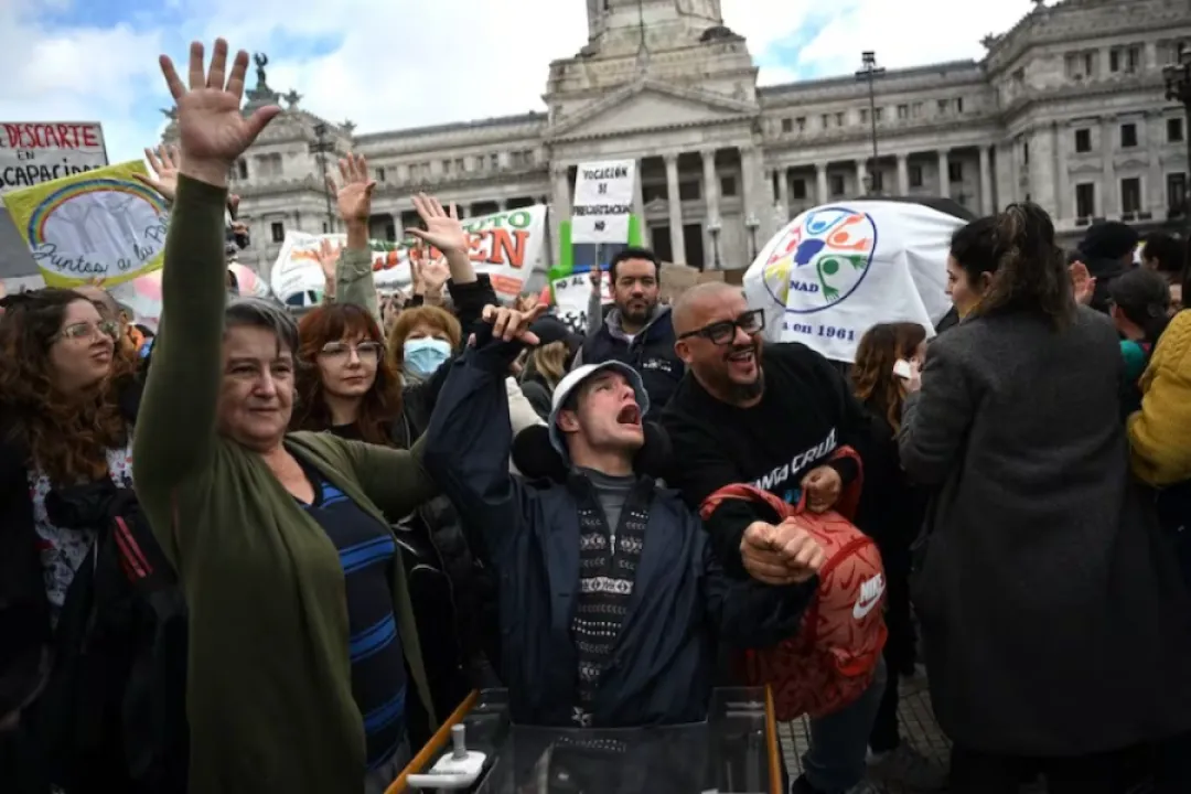 Argentina: diputados rechazan veto de Milei a fondos para discapacitados; falta el Senado
