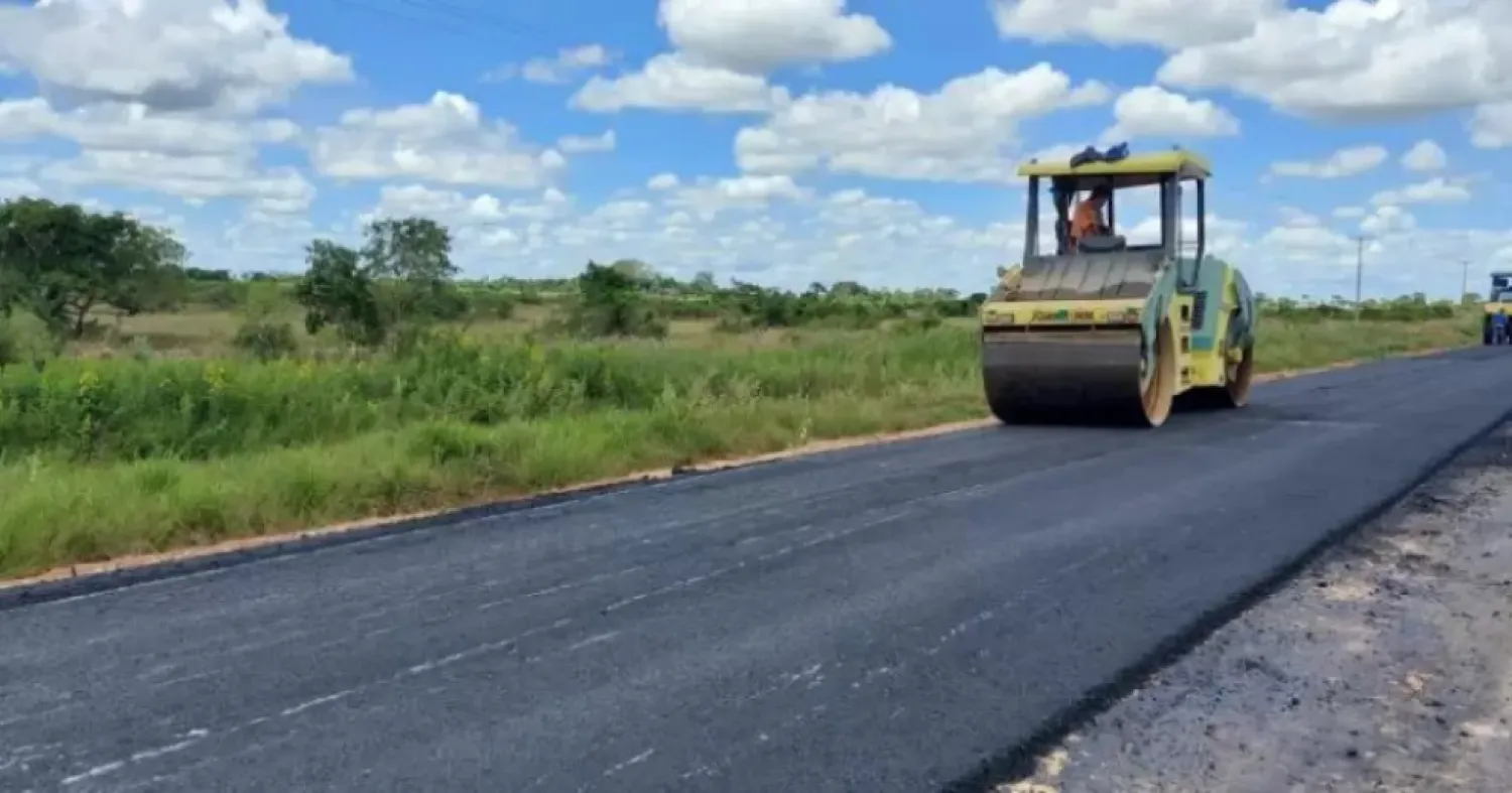 Constructores desmienten al Gobierno y advierten paralización de obras por deuda millonaria