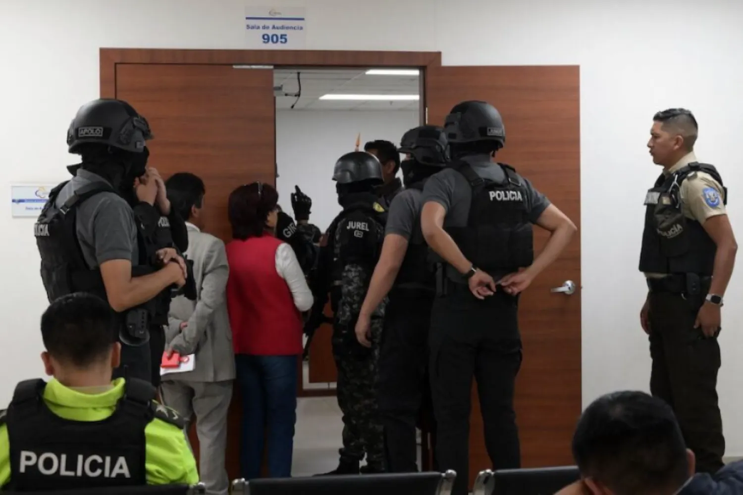 Dos exfuncionarios correístas son acusados del asesinato de candidato presidencial en Ecuador