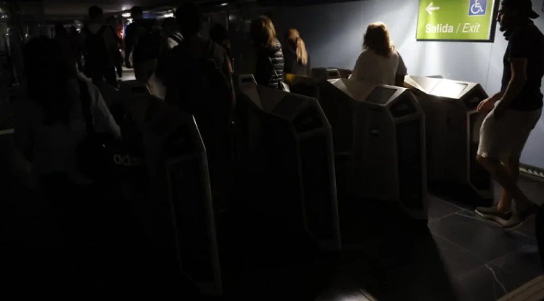 España sufre un masivo apagón eléctrico que también afecta a Portugal y partes de Francia