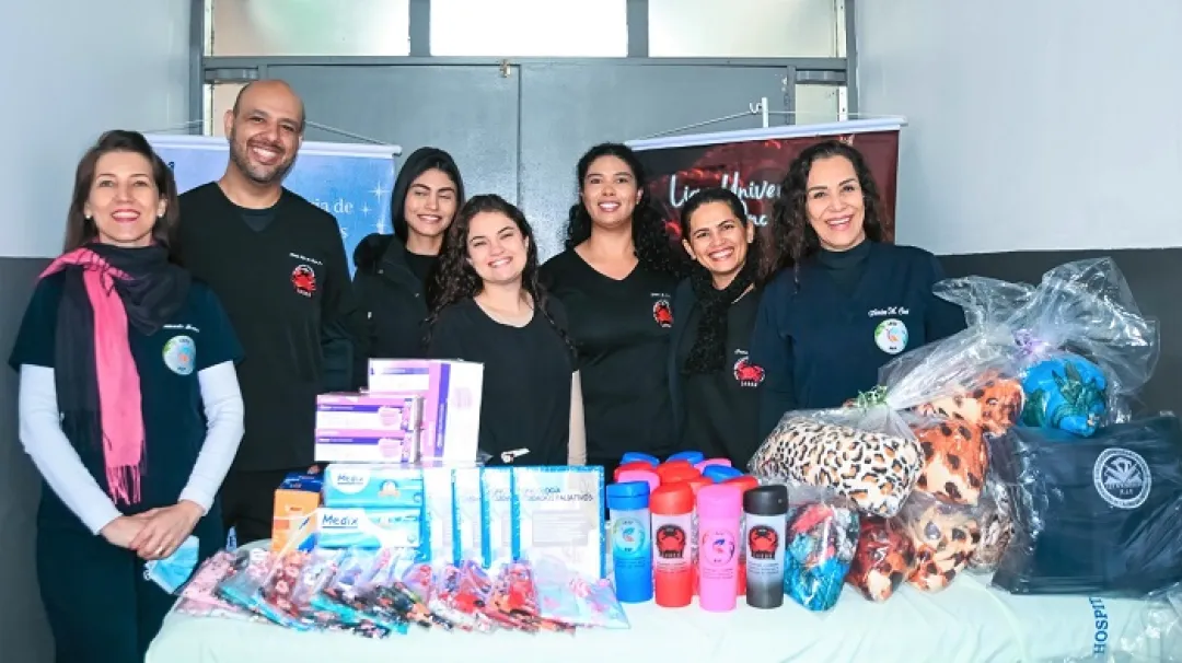 Estudiantes UCP realizan donaciones al servicio de oncología del Hospital Regional Pedro Juan Caballero