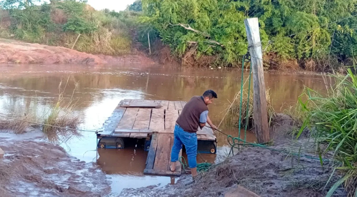 Poblador de comunidad indígena muere tras hundimiento de precaria balsa en el río Aquidabán