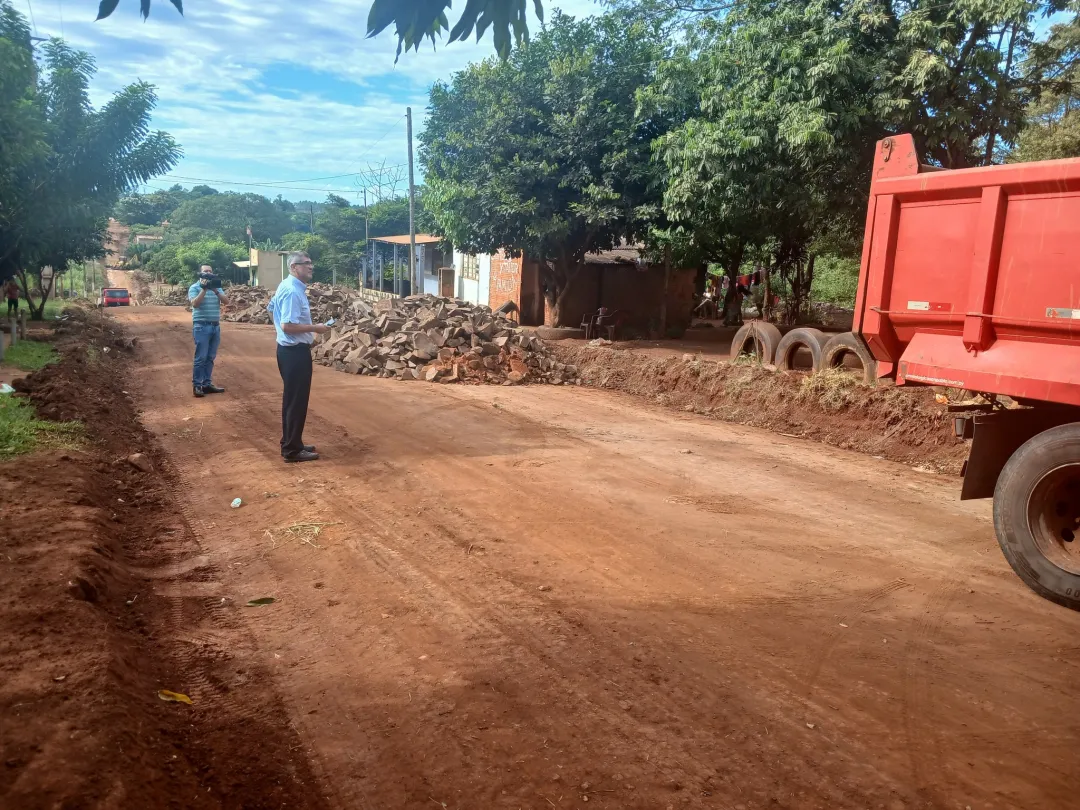 El jefe comunal, visitó otra de las Vías de Conexión en plena ejecución por la institución Municipal a su cargo