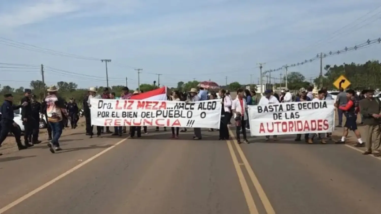 Familiares de camionero fallecido protestan en Concepción y exigen reparación del puente Nanawa