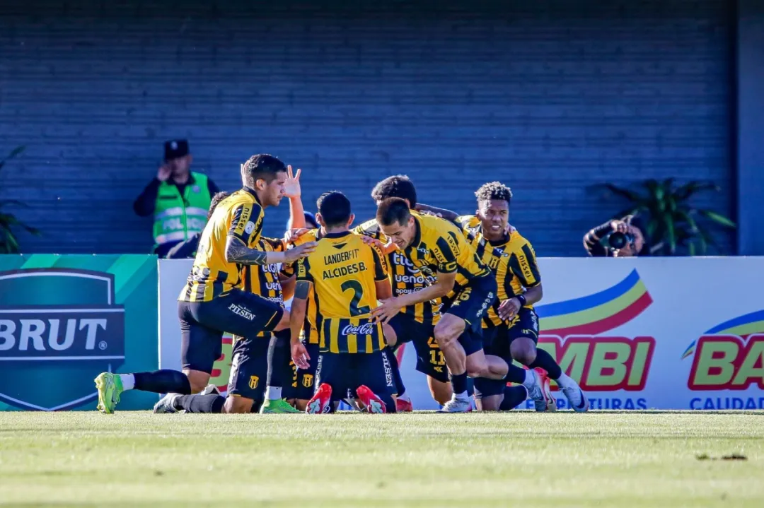 Guaraní derrotó por 4-0 a Olimpia en el clasico mas añejo