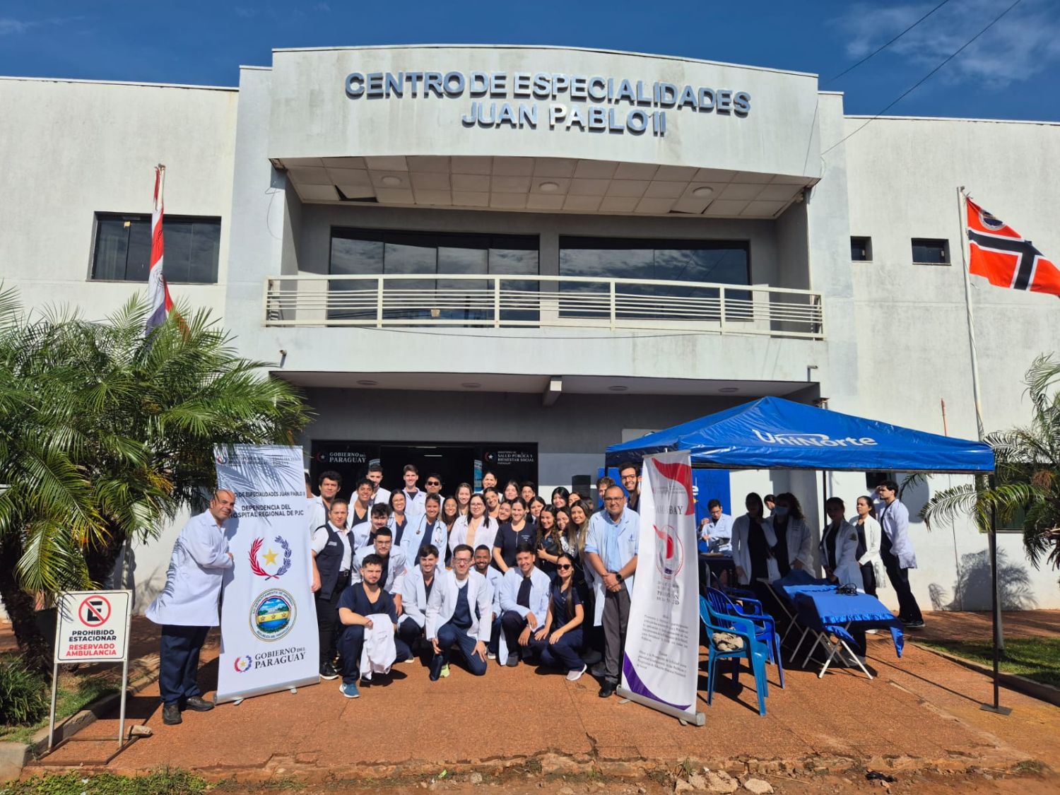 Jornada educativa para prevenir enfermedades crónicas en  el Centro de Especialidades Juan Pablo II