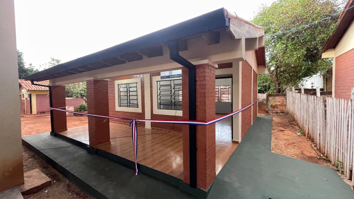Hermosa sala de aula es entregada por la comuna local a la Escuela María Auxiliadora