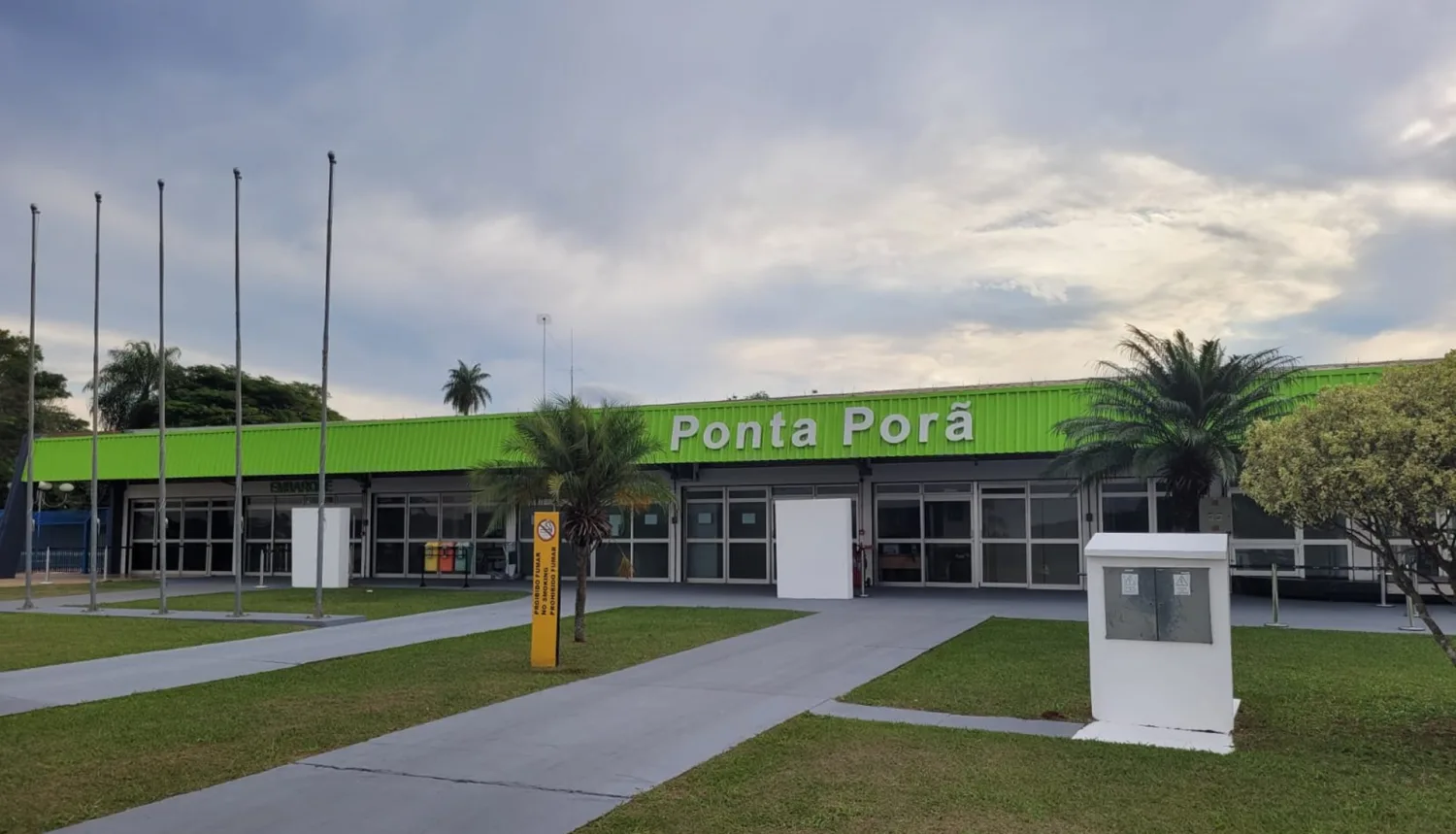 Movimiento en aeropuertos  de MS oscila antes del corte nacional de vuelos