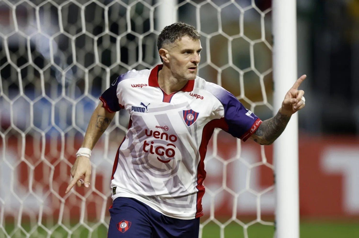 Cerro Porteño vence al Palmeiras por 1-0 para ponerse líder del Grupo  F