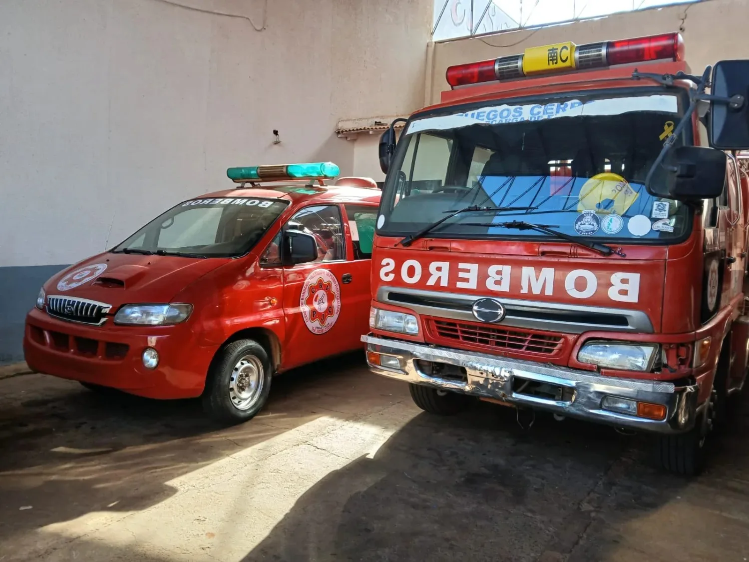 Bomberos voluntarios azules presentan proyecto “Segundos que Salvan Vidas” para instituciones educativas