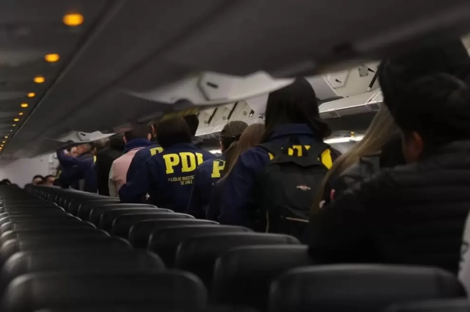 Chile expulsa a 80 migrantes en su tercer vuelo de deportación bajo el plan de Kast