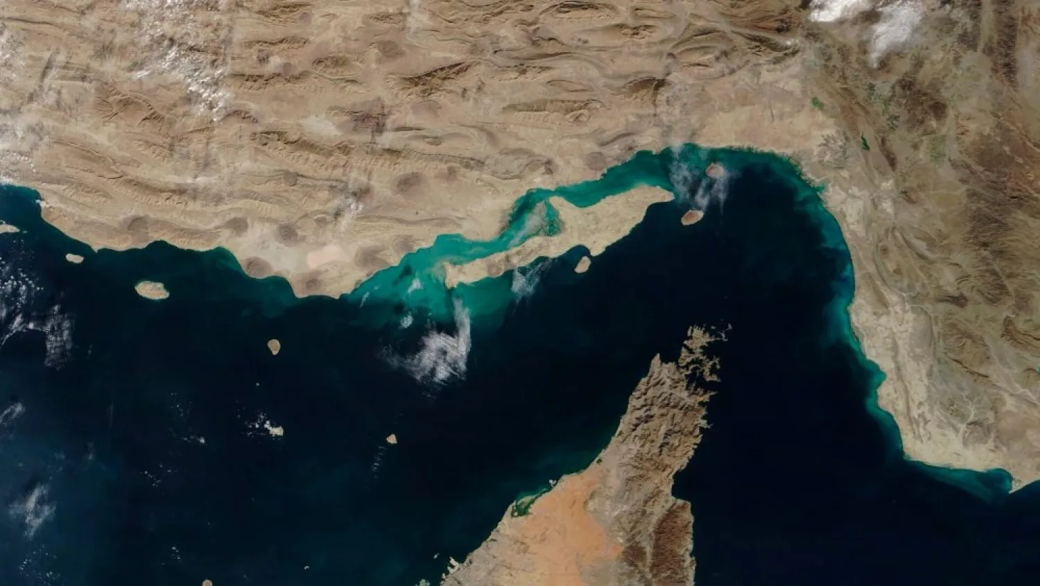 Irán advierte que el paso a través del estrecho de Ormuz ya no será “como antes”