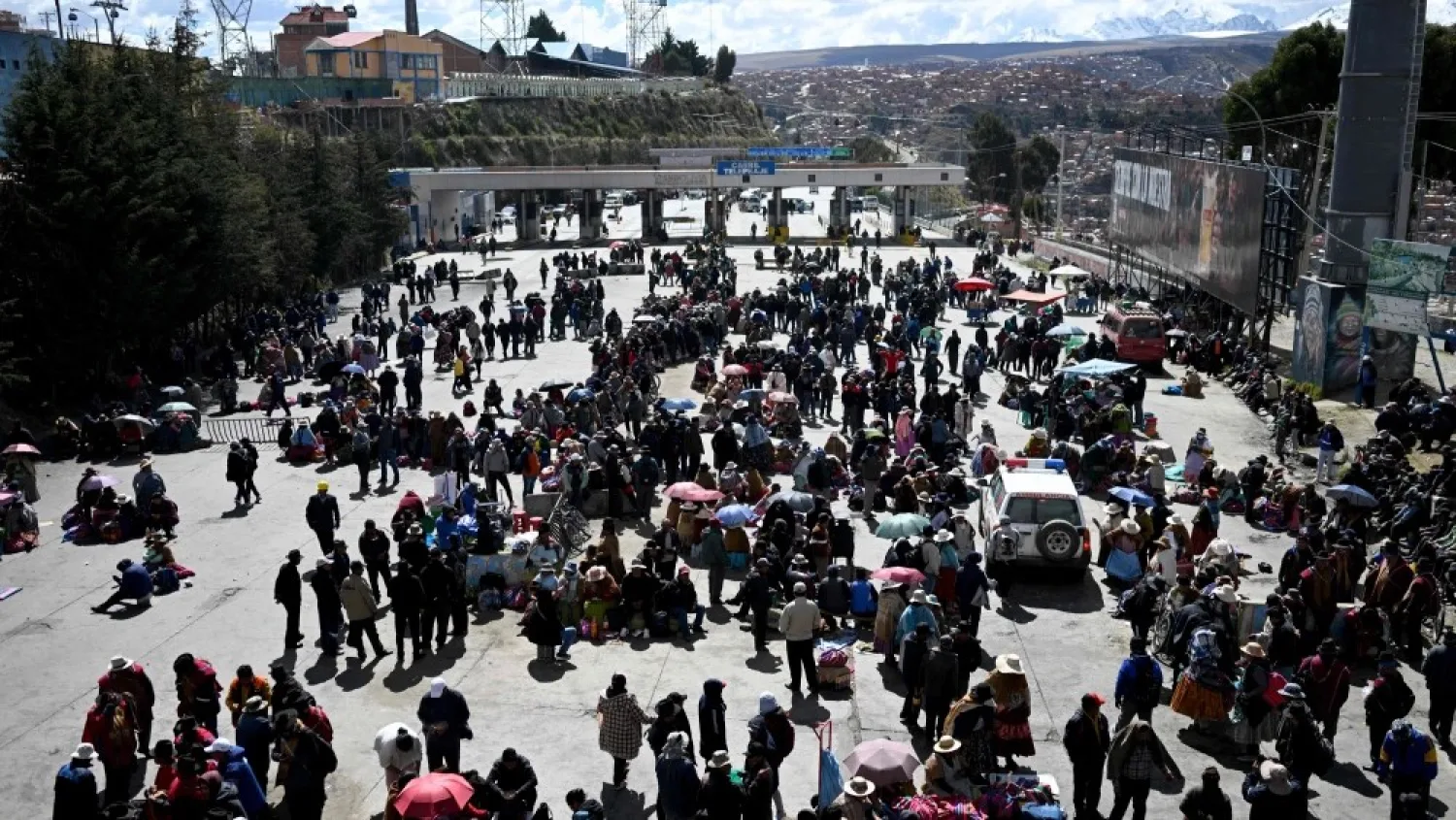 El drama de paraguayos varados por bloqueos en Bolivia: Les queda un huevo para comer