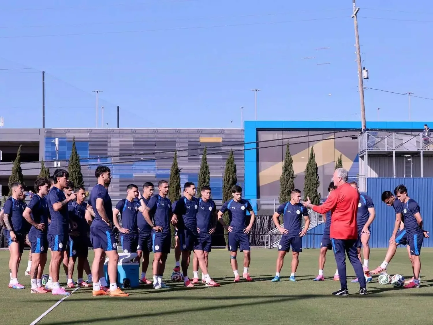 La Albirroja ya trabaja en su casa mundialista