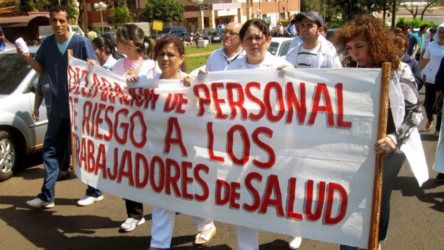 Médicos irán a paro por reajuste salarial