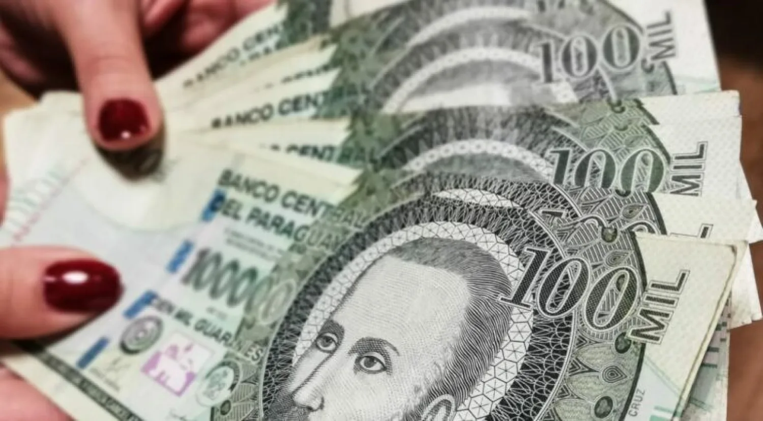 Santiago Peña anunció de manera oficial incremento del 5% en el salario mínimo