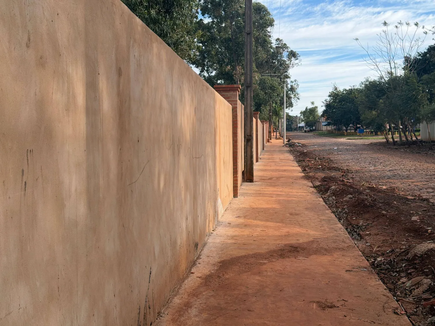Intendente Municipal visita obras del Cementerio San Carlos