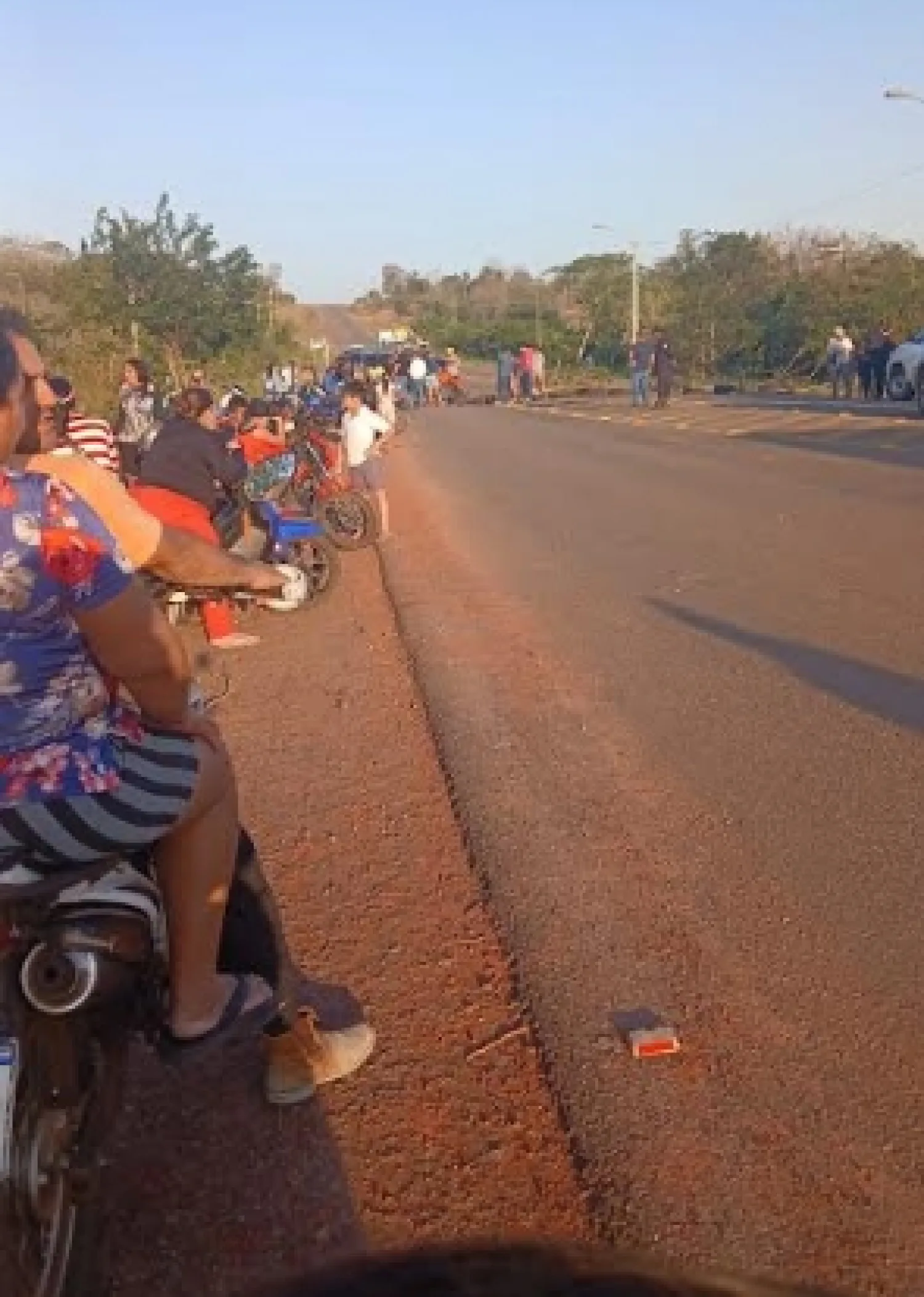 En Bella Vista Norte Pobladores cierran Ruta PY08 en protesta por cuestionada lista de adjudicados de viviendas del MUVH