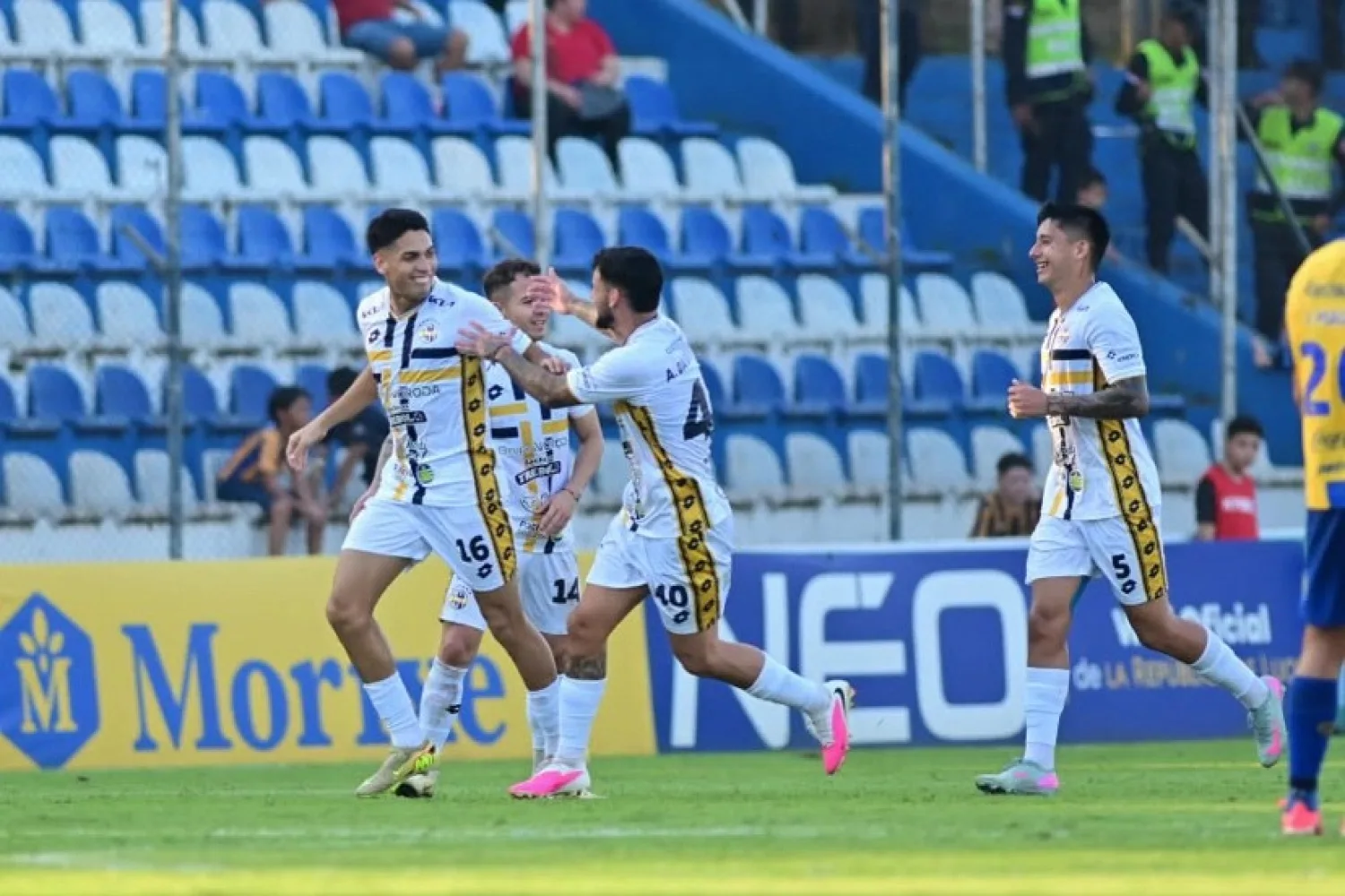 Sportivo Trinidense vence y es el puntero del Clasura