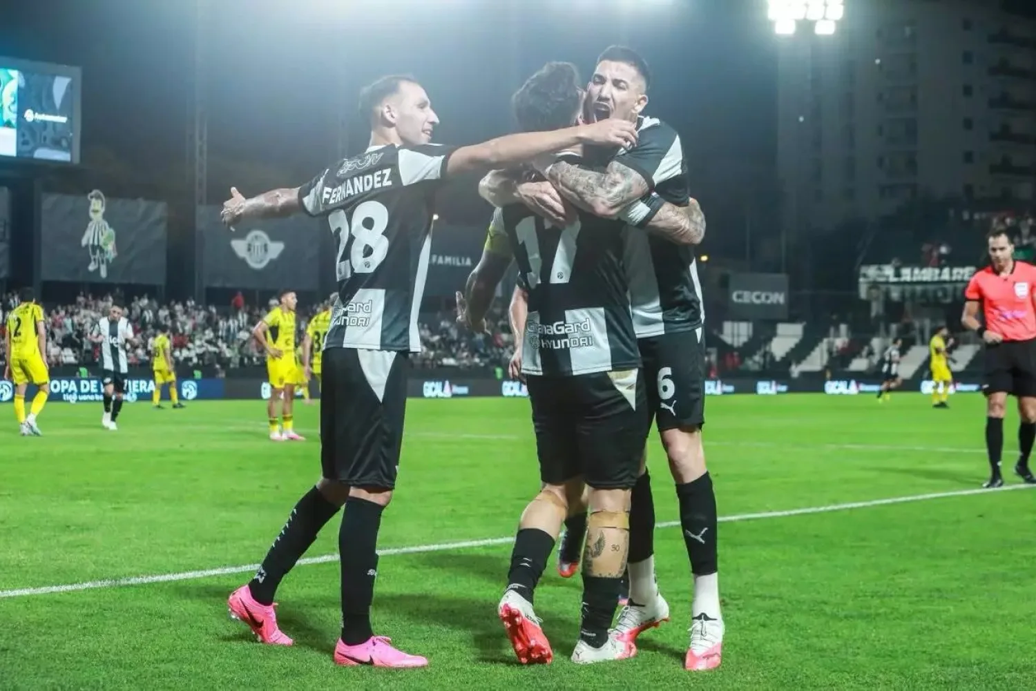LIBERTAD GANA Y ES UNO DE LOS PUNTEROS