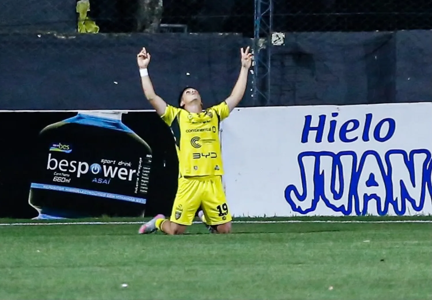 Triunfo del Canario en la culminación del tercer capítulo