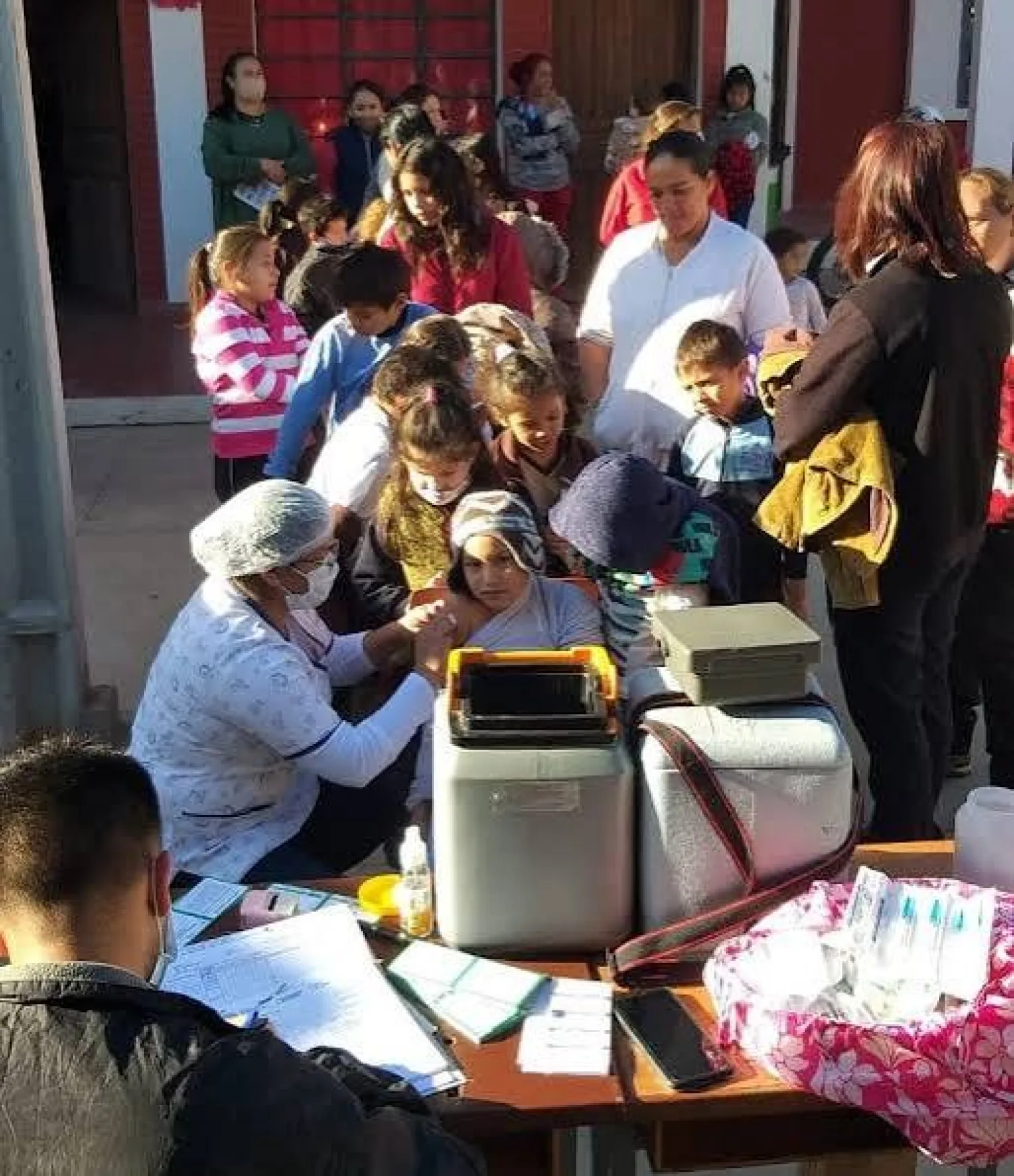 Salud prepara vacunación en escuelas
