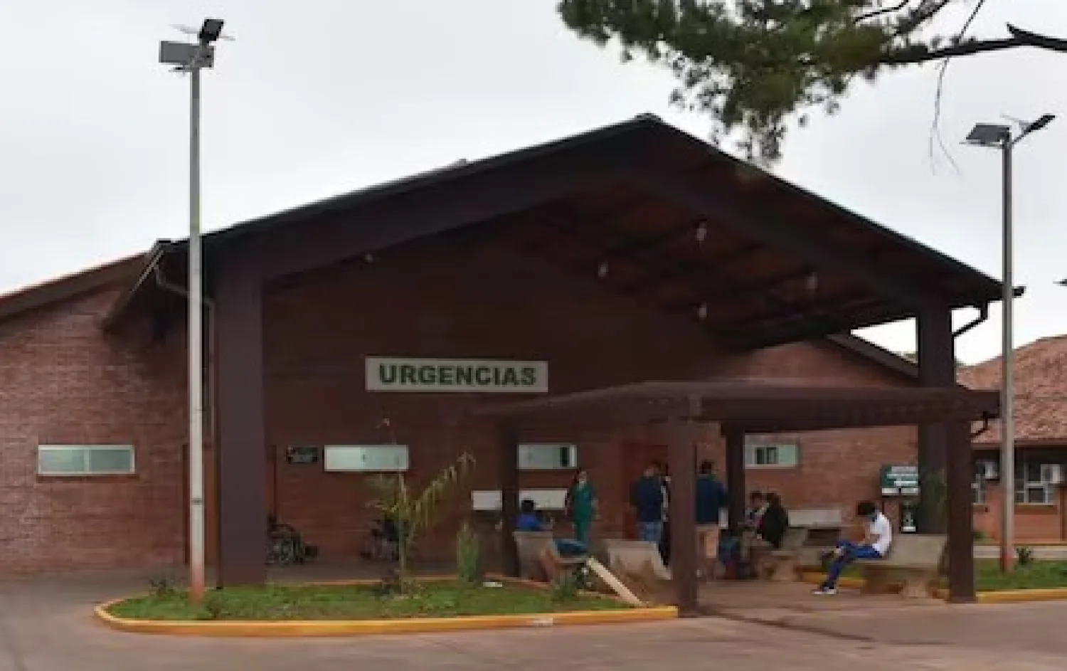 Dos sujetos armados y encapuchados ingresan en el sector de internación del Hospital Regional