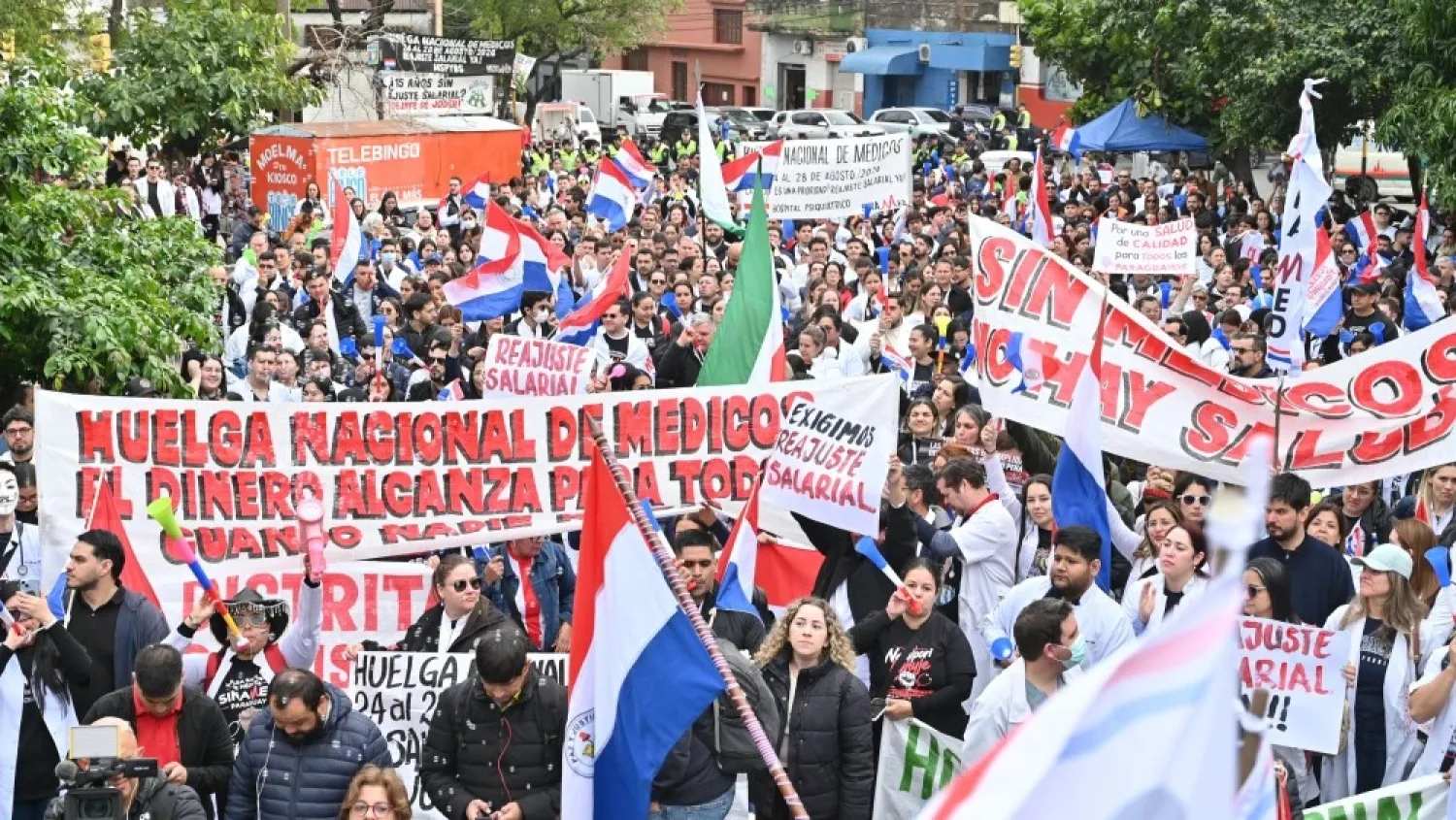 Médicos se reunirán con ministro de Economía y parlamentarios