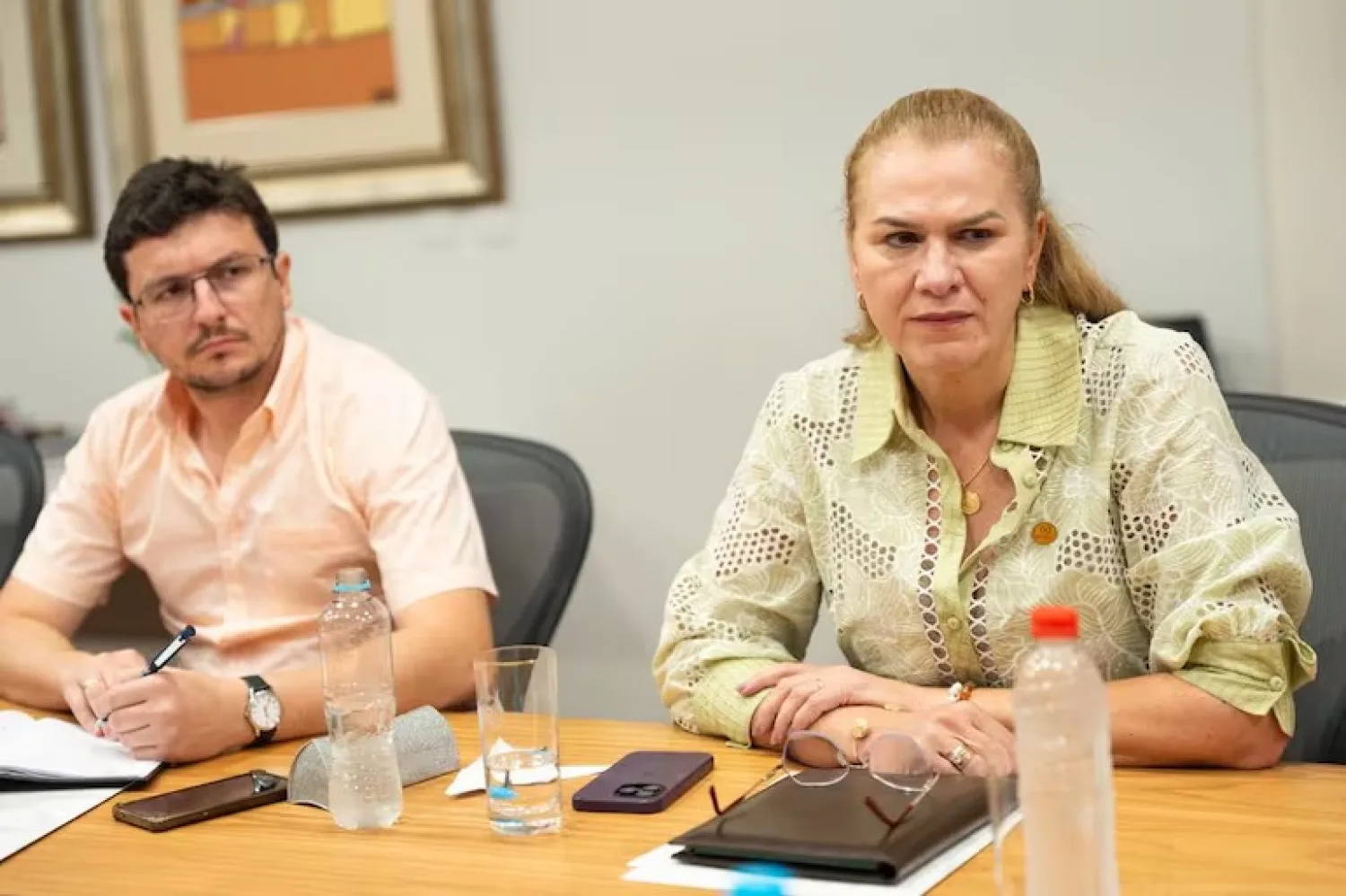 Autoridades de Salud se reúnen en Mburuvicha Róga en medio de la renuncia masiva de médicos