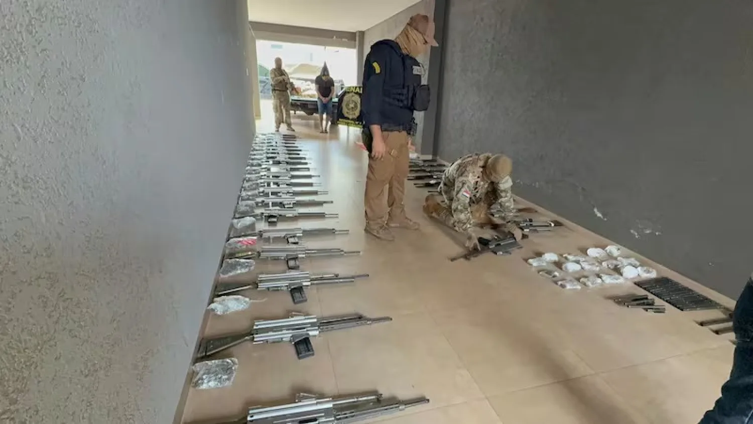 Senad incauta un arsenal de guerra en Pedro Juan Caballero