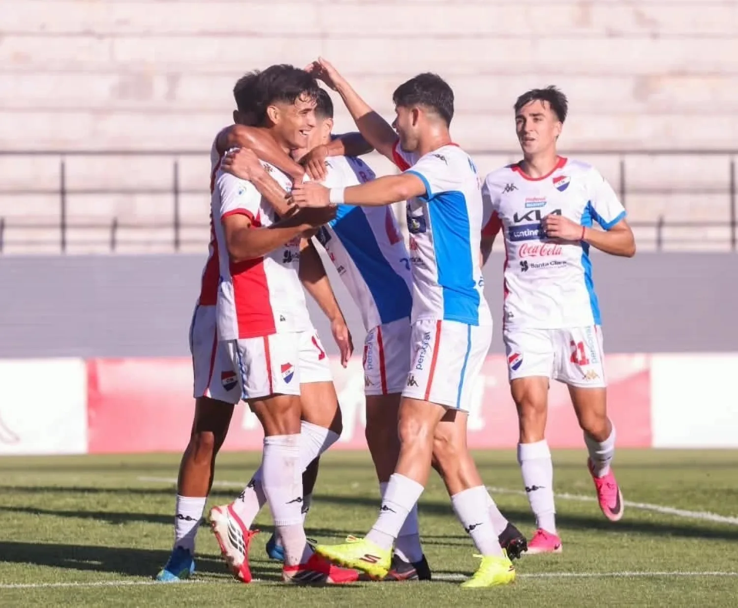 NACIONAL VENCE A LIBERTAD Y EL GALLO SIGUE COMO UNICO LIDER E INVICTO