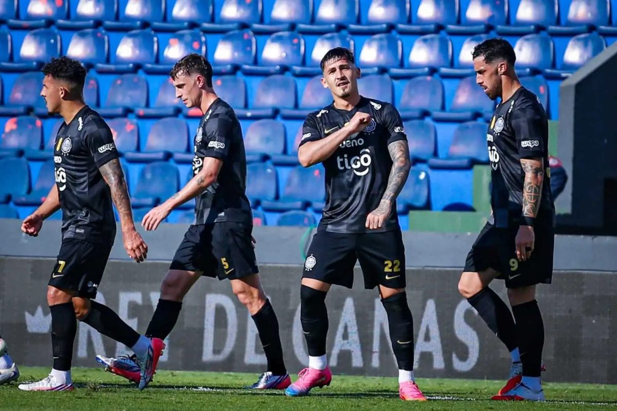 EL DECANO GOLEA A SAN LORENZO  POR 3 GOLES A 0