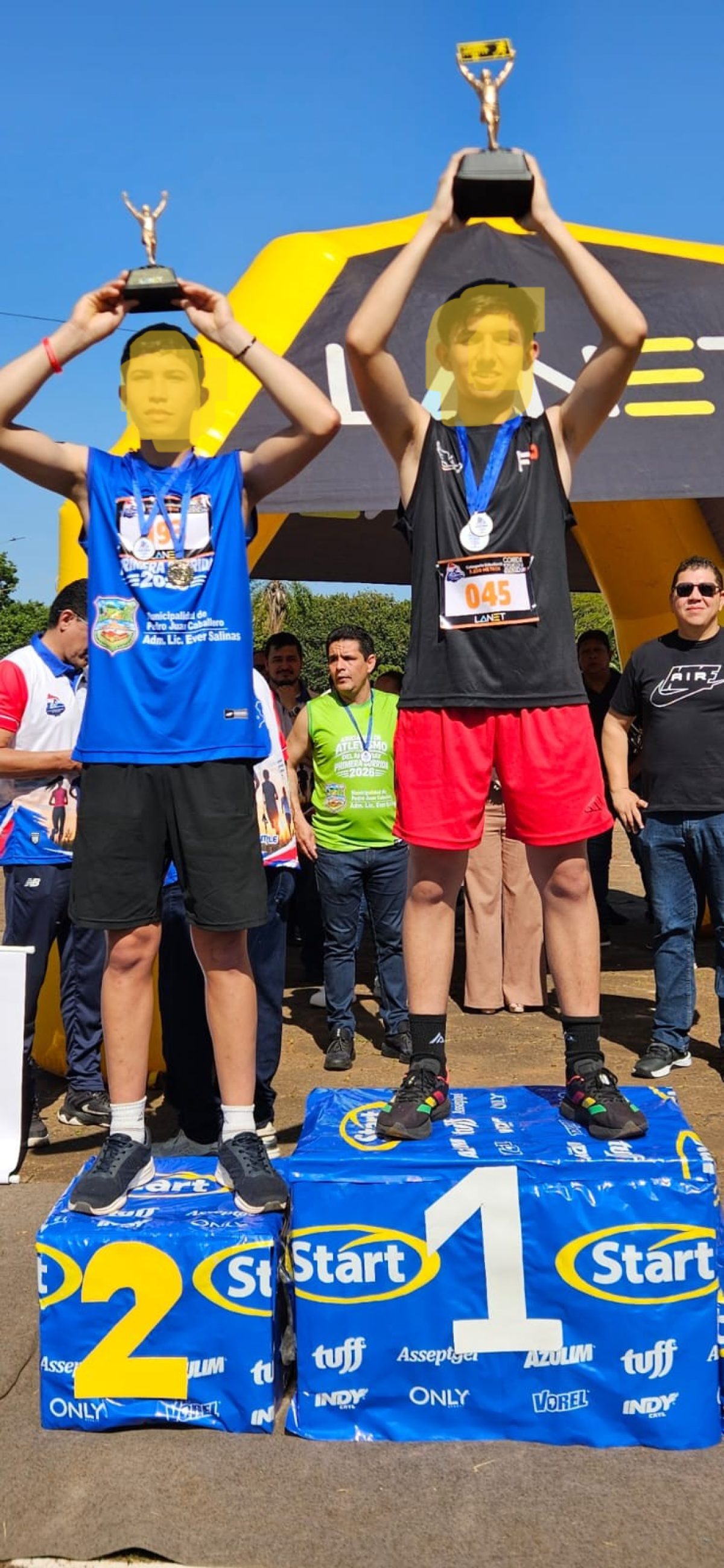 POLÉMICA EN LA CARRERA POR EL MES DE LA JUVENTUD: ESTUDIANTES BRASILEÑOS LLEGAN PRIMEROS Y RECIBEN MEDALLA COMÚN*