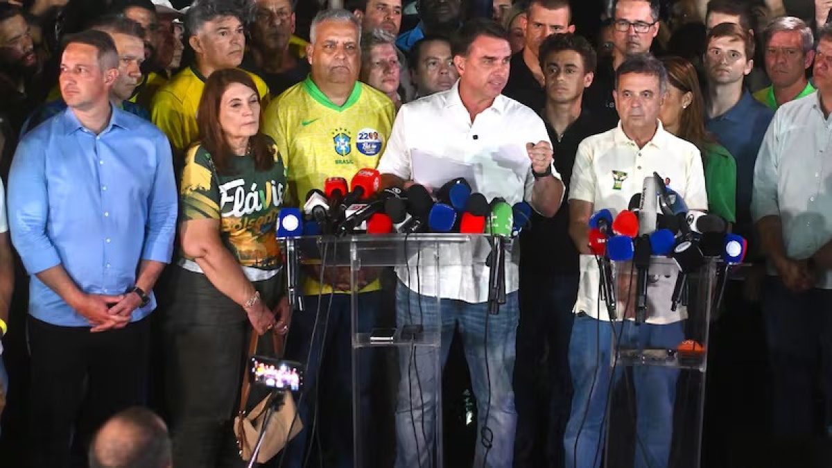 Voy a pedir la anulación de esas elecciones”, afirmó Flávio Bolsonaro
