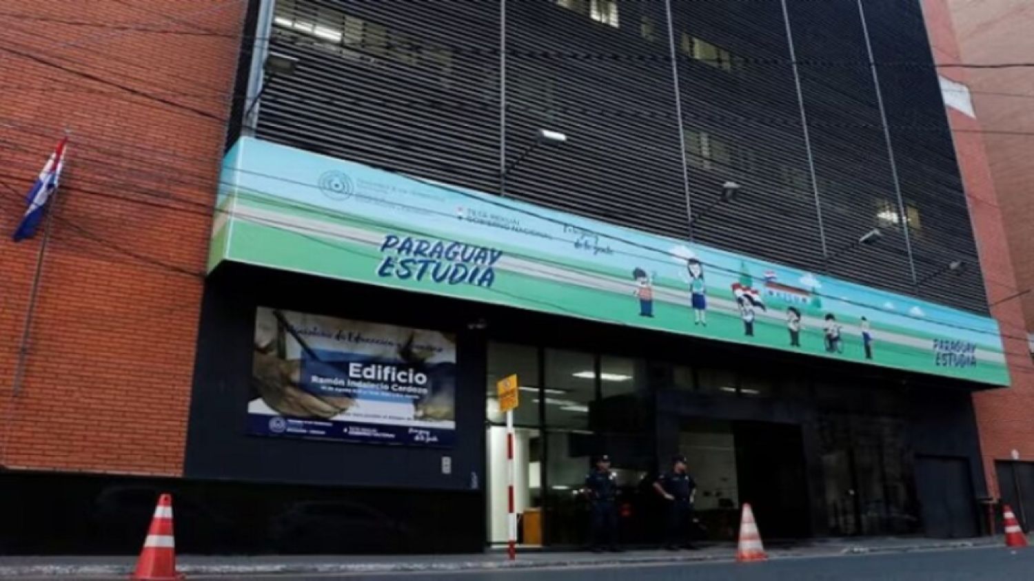 MEC admite saturación del sistema de concursos y extiende plazos de inscripción