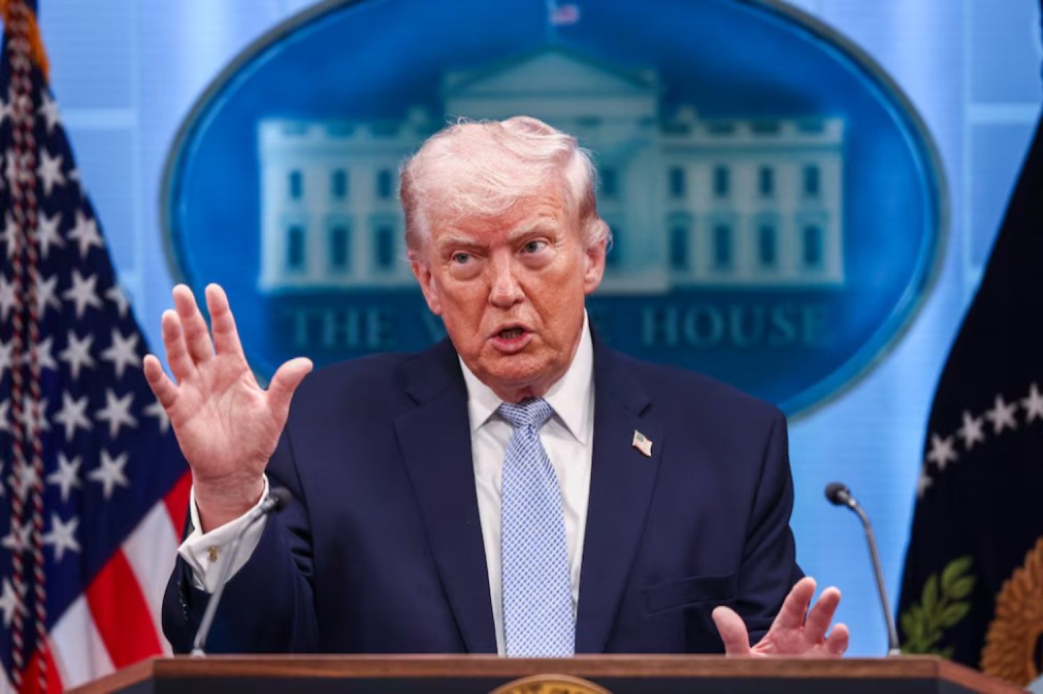 Trump anunció un alto el fuego de dos semanas con Irán y dijo que el régimen acordó abrir el estrecho de Ormuz