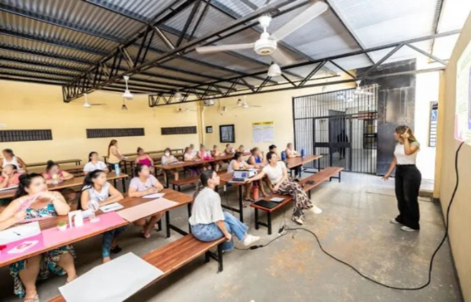 Mujeres privadas de libertad se capacitan en creación de contenido y fotografía