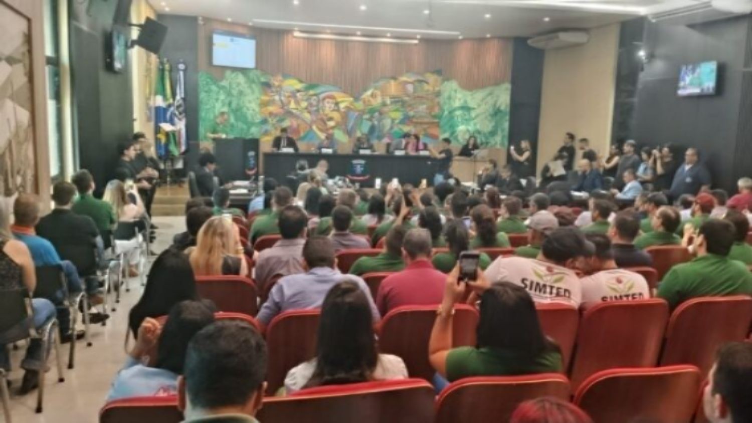 Ponta Porã: Con plenaria llena los concejales mantienen una sesión muy activa