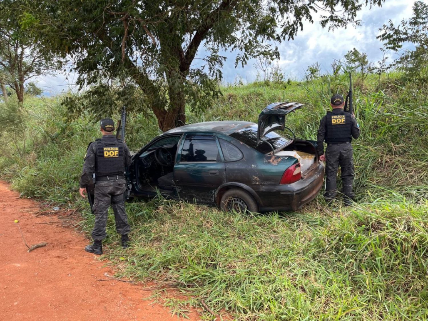 Más de 800 kilos de marihuana incautados tras una persecución en Ponta Porã