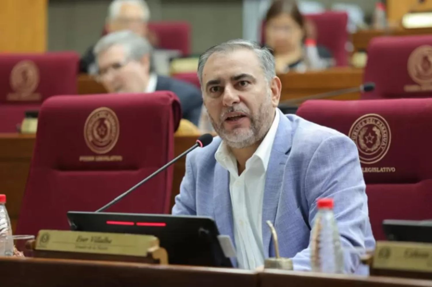 Ever Villalba al Gobierno: "Apartan a un médico por alzar la voz, pero no se animan a remover a un embajador que los acusa de coimeros"