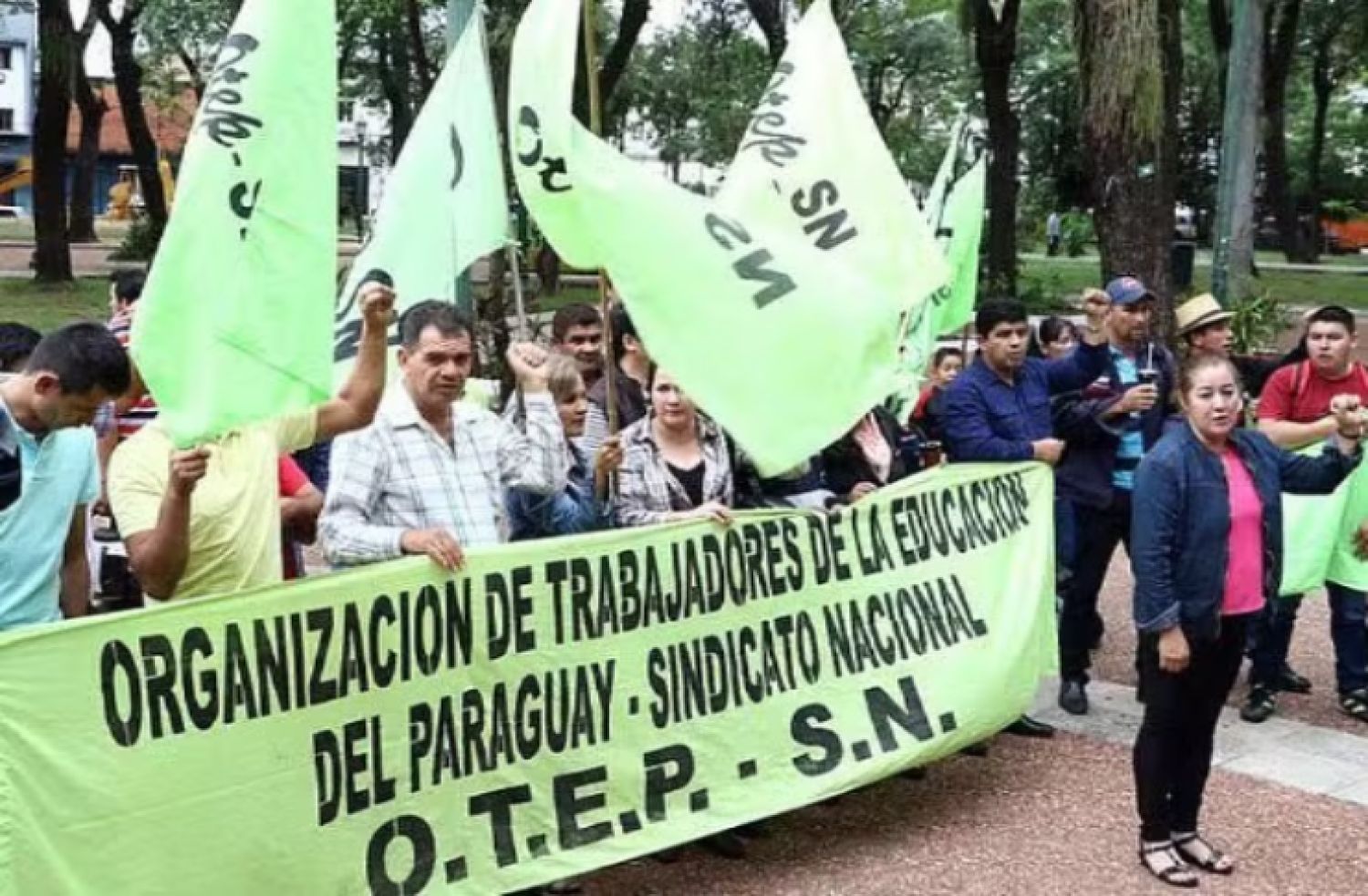 Docentes amenazan con no iniciar clases y denuncian irregularidades en concursos