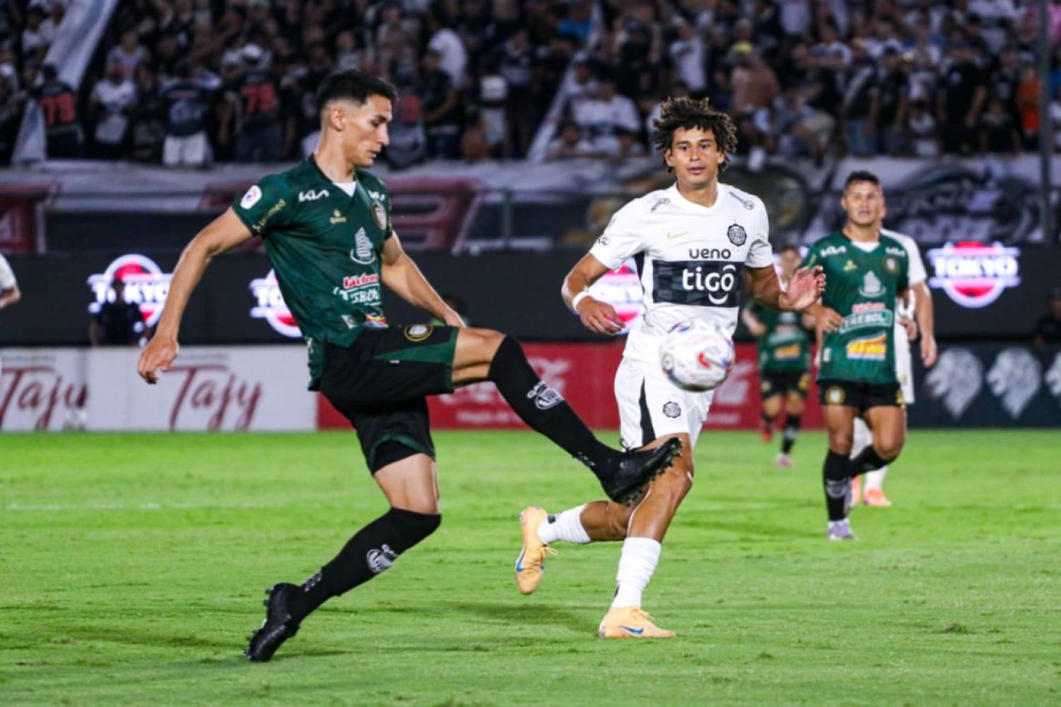 Olimpia y Rubio Ñu empataron 0-0 en emotivo juego